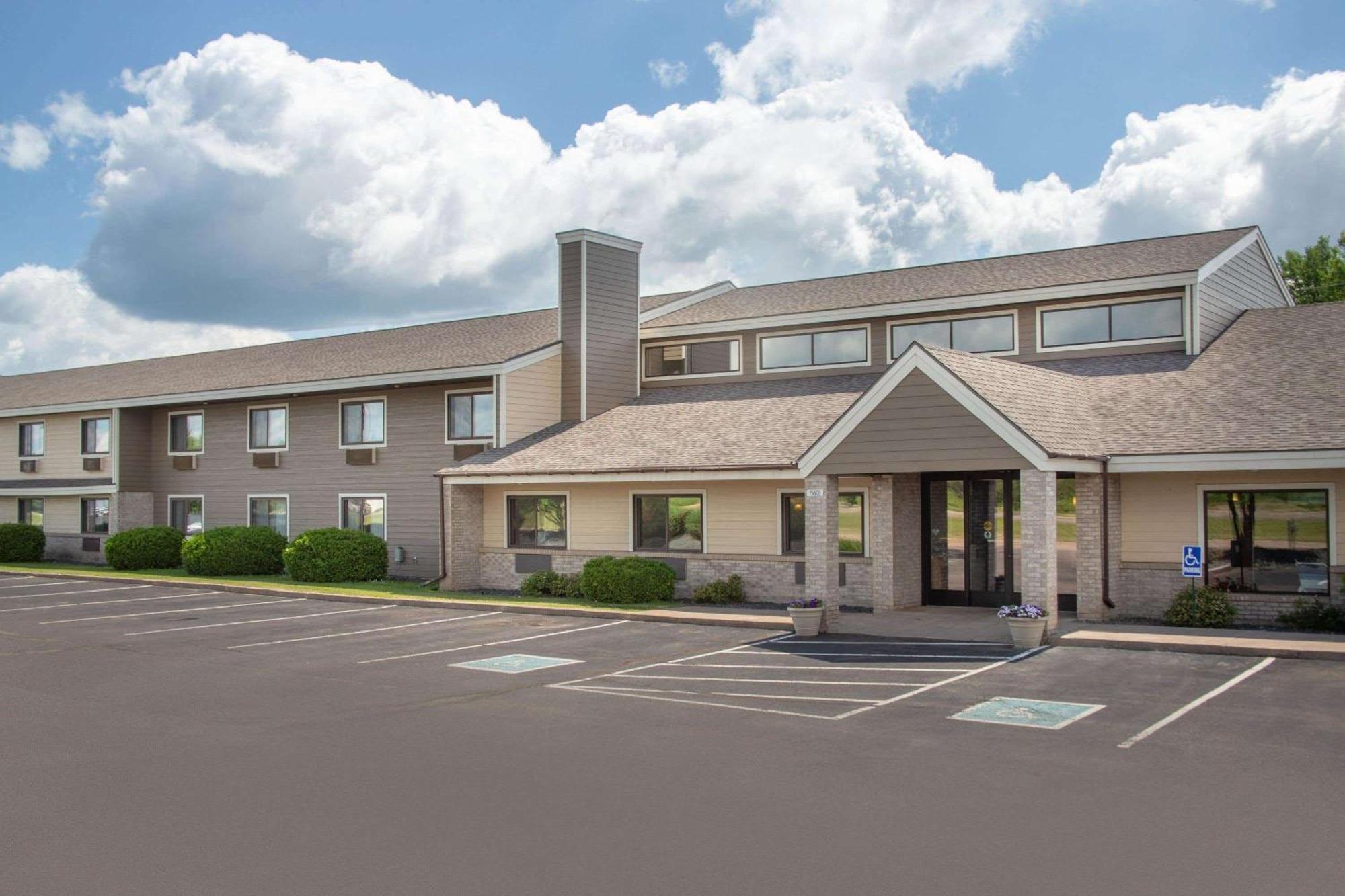 Americinn By Wyndham Hayward Eksteriør bilde